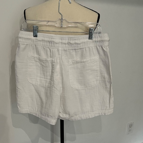 2 Pairs Women's Old Navy Linen Blend Drawstring Shorts Size M - Picture 9 of 11
